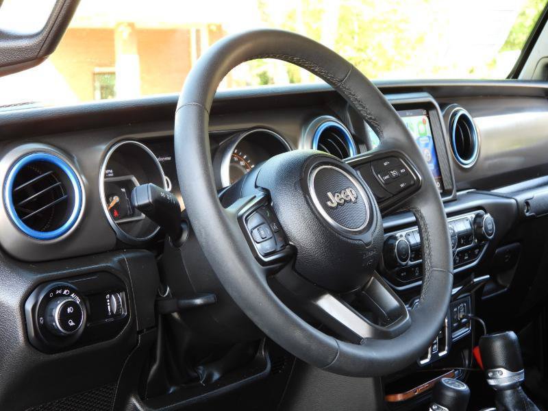 Used 2023 Jeep Gladiator Willys AWD/4WD image 44