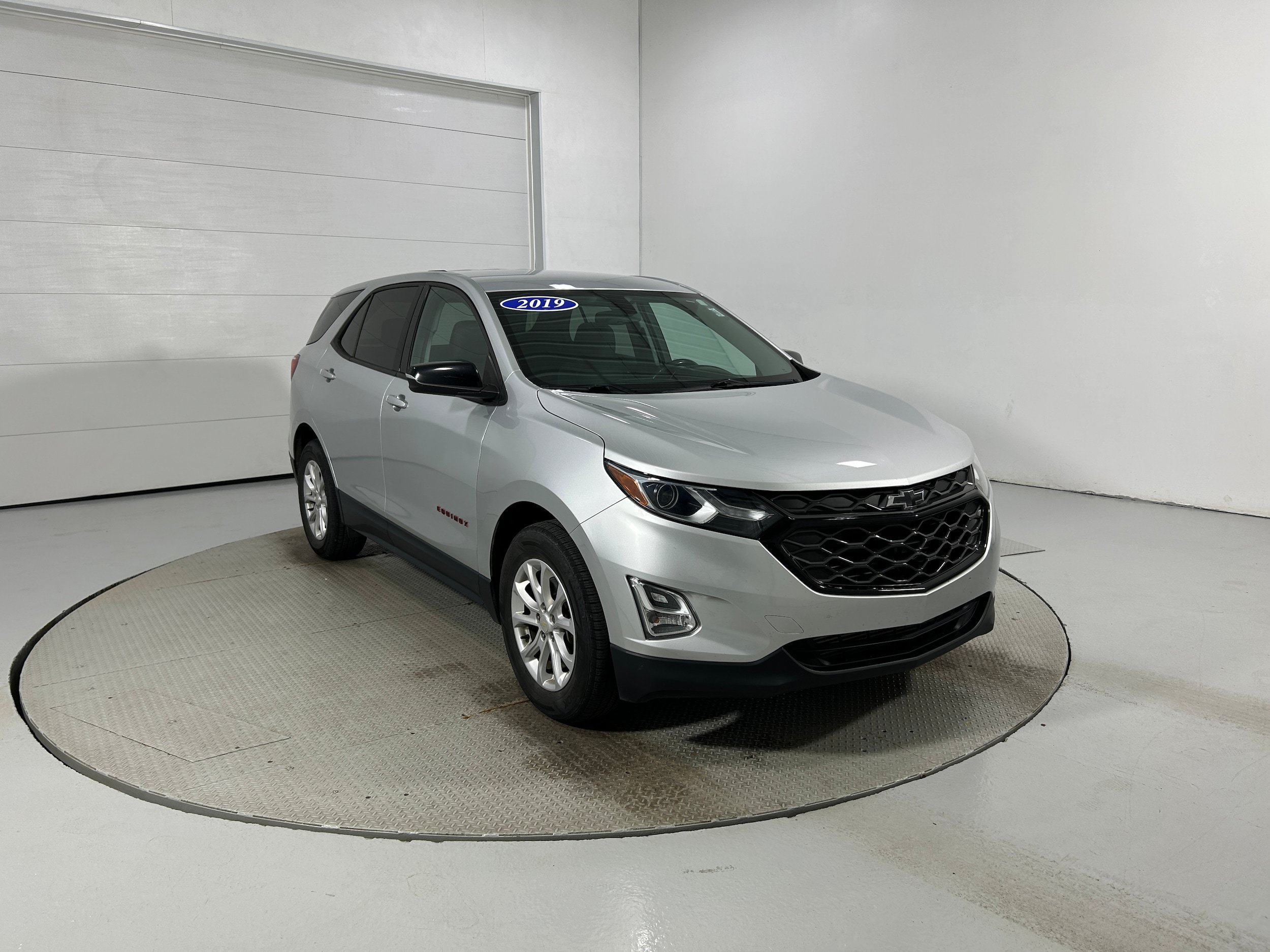 Used 2019 Chevrolet Equinox LT AWD/4WD image 2