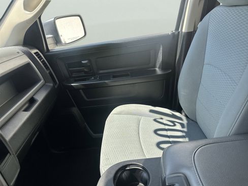 Used 2018 RAM 1500 Express image 19