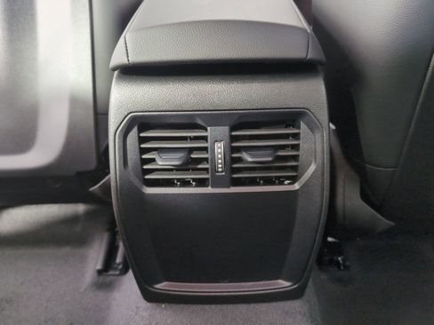 Used 2025 BMW 230i Coupe w/ Convenience Package image 29