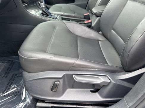 Used 2015 Volkswagen e-Golf SEL Premium FWD image 15