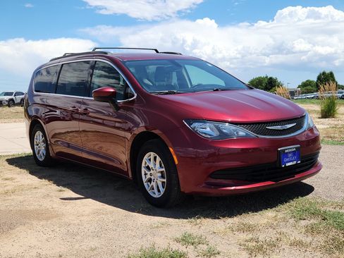 Used 2020 Chrysler Voyager Lxi FWD image 7