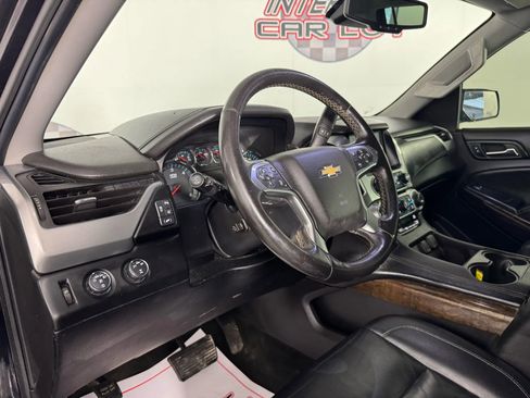Used 2015 Chevrolet Suburban LT w/ Luxury Package image 10