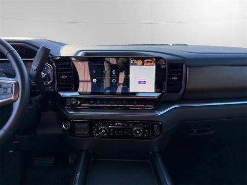 Used 2024 Chevrolet Silverado 2500 High Country image 11