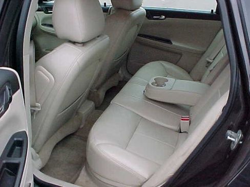 Used 2009 Chevrolet Impala LT w/ Luxury Edition Package image 14