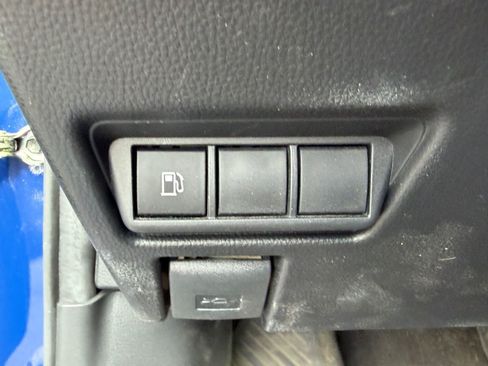 Used 2023 Toyota Prius LE FWD image 15