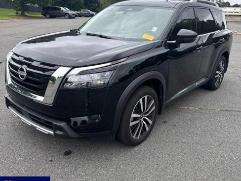 Used 2025 Nissan Pathfinder Platinum w/ Cargo Package FWD image 1