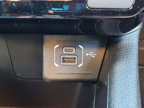 Certified 2024 Jeep Compass Latitude image 12