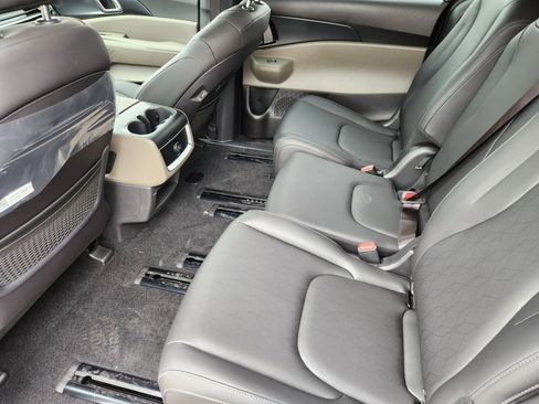 New 2026 Kia Carnival image 9