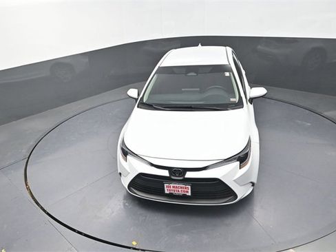 Used 2023 Toyota Corolla LE image 20