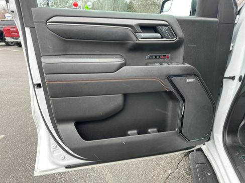 Used 2022 GMC Sierra 1500 AT4 w/ AT4 Preferred Package image 10