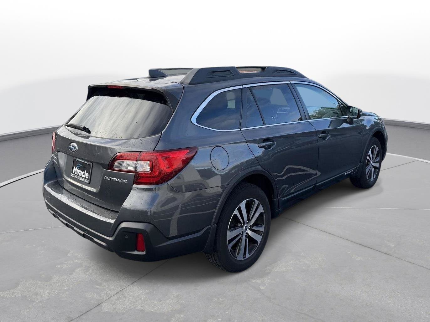Used 2018 Subaru Outback 2.5i Limited AWD/4WD image 5