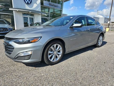 Used 2025 Chevrolet Malibu LT FWD image 1