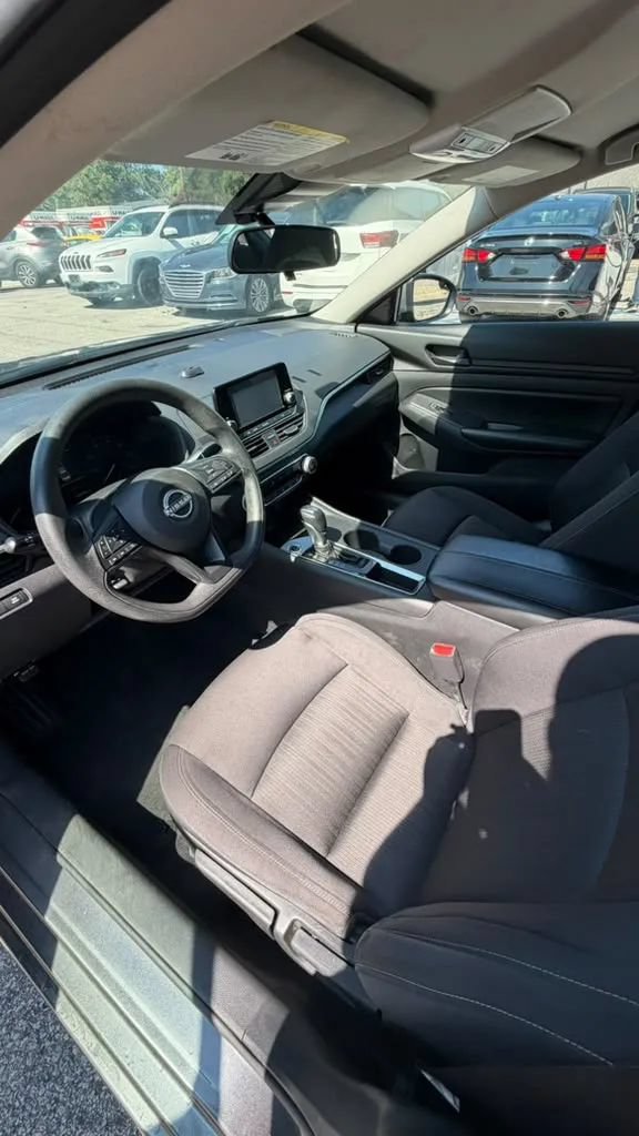 Used 2023 Nissan Altima 2.5 S FWD image 9