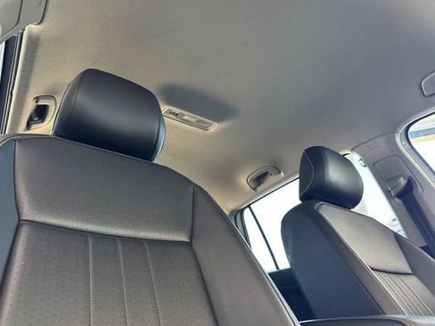 Used 2024 Volkswagen Tiguan SE AWD/4WD image 20