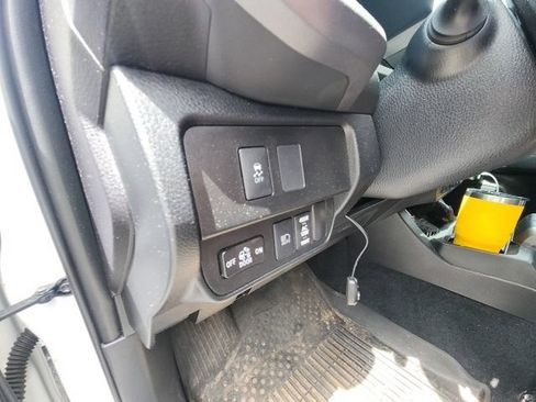 Used 2020 Toyota Tacoma TRD Off-Road w/ TRD Premium Off Road Package AWD/4WD image 33