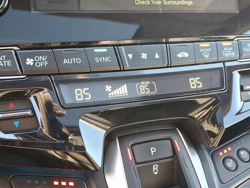 Used 2023 Honda Odyssey Elite image 16