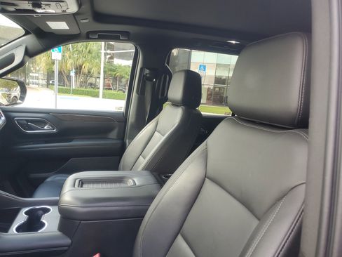 Used 2021 Chevrolet Tahoe LT w/ LT Signature Package image 22