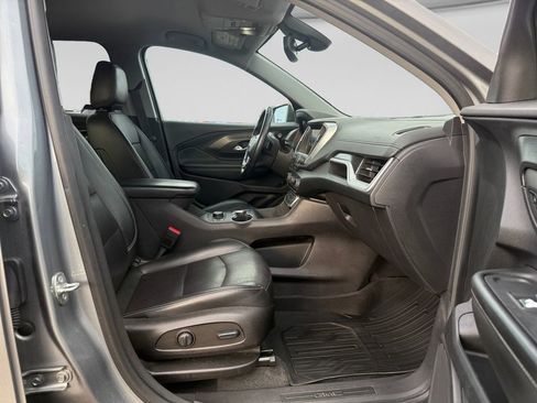 Used 2023 GMC Terrain SLT w/ LPO, Floor Liner Package image 17