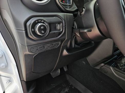 New 2026 Jeep Gladiator Sport AWD/4WD image 15