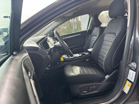 Used 2016 Ford Fusion SE image 8