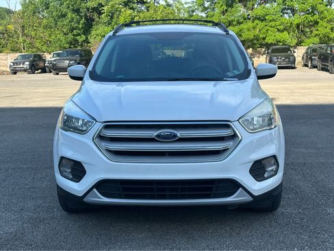 Used 2018 Ford Escape SE AWD/4WD image 2