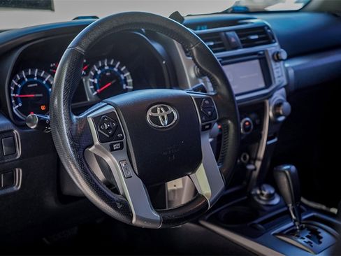 Used 2014 Toyota 4Runner SR5 image 9