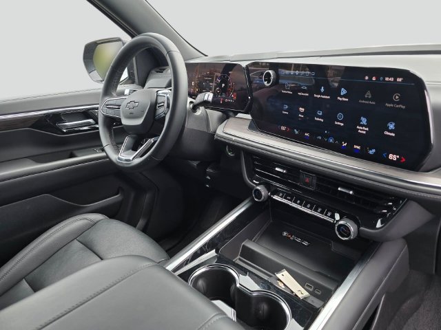 Used 2025 Chevrolet Suburban Z71 AWD/4WD image 11