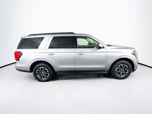 Used 2024 Ford Expedition XLT image 32
