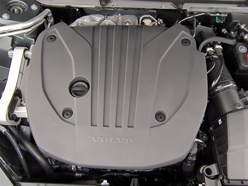 New 2026 Volvo XC60 B5 Plus w/ Climate Package image 24