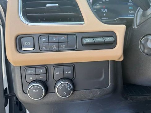 Used 2023 Chevrolet Tahoe Premier AWD/4WD image 24