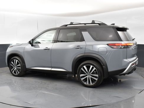 New 2025 Nissan Pathfinder Platinum w/ Cargo Package image 5