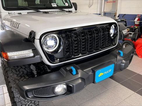 Used 2024 Jeep Wrangler Unlimited AWD/4WD image 30