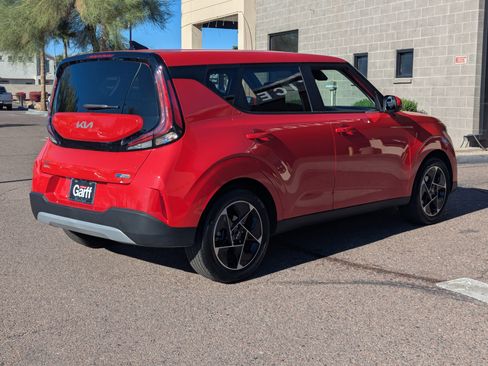 Certified 2023 Kia Soul EX image 3