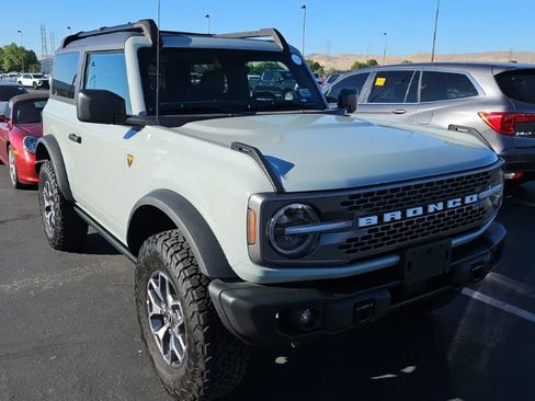 Used 2023 Ford Bronco Badlands AWD/4WD image 1