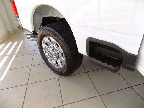 Used 2025 Ford F350 Lariat w/ Lariat Ultimate Package AWD/4WD image 41