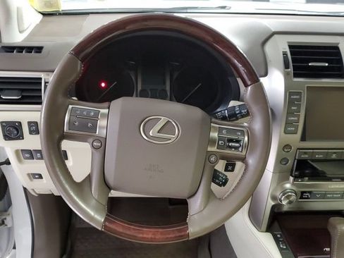 Used 2018 Lexus GX 460 Premium w/ Premium Package AWD/4WD image 12