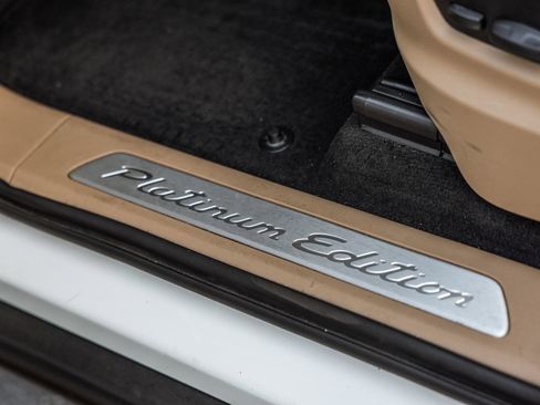 Certified 2023 Porsche Cayenne Platinum Edition image 17