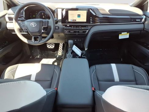 Used 2026 Toyota Camry SE FWD image 12