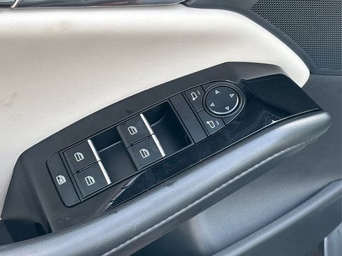 Used 2025 MAZDA MAZDA3 s image 30