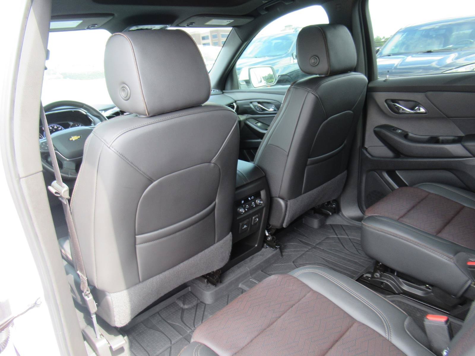 Certified 2023 Chevrolet Traverse High Country FWD image 38