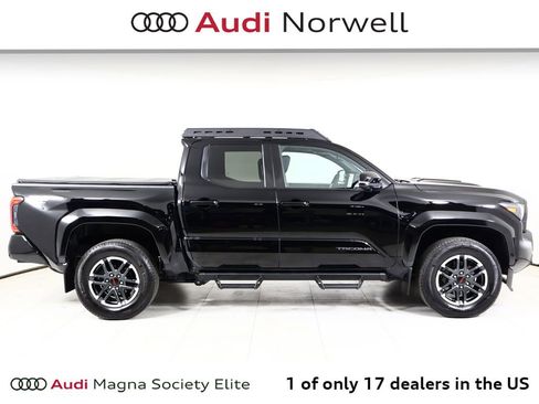 Used 2024 Toyota Tacoma TRD Sport w/ TRD Sport Premium Package AWD/4WD image 19