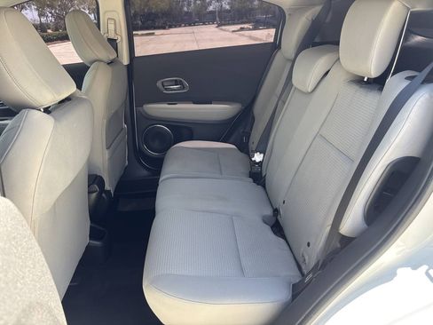Used 2019 Honda HR-V EX image 12