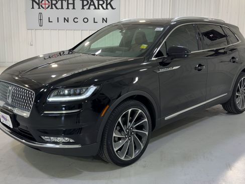 Used 2022 Lincoln Nautilus Reserve w/ Equipment Group 202A image 5