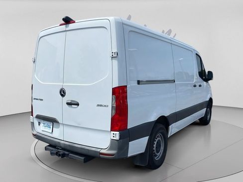 Used 2024 Mercedes-Benz Sprinter 2500 image 9