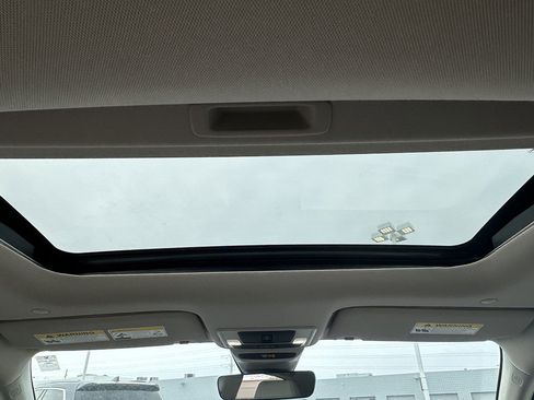 Used 2024 Honda HR-V EX-L image 12