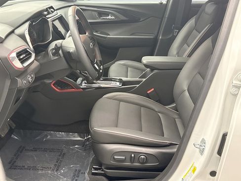 Used 2023 Chevrolet TrailBlazer RS w/ Sun and Liftgate Package AWD/4WD image 11