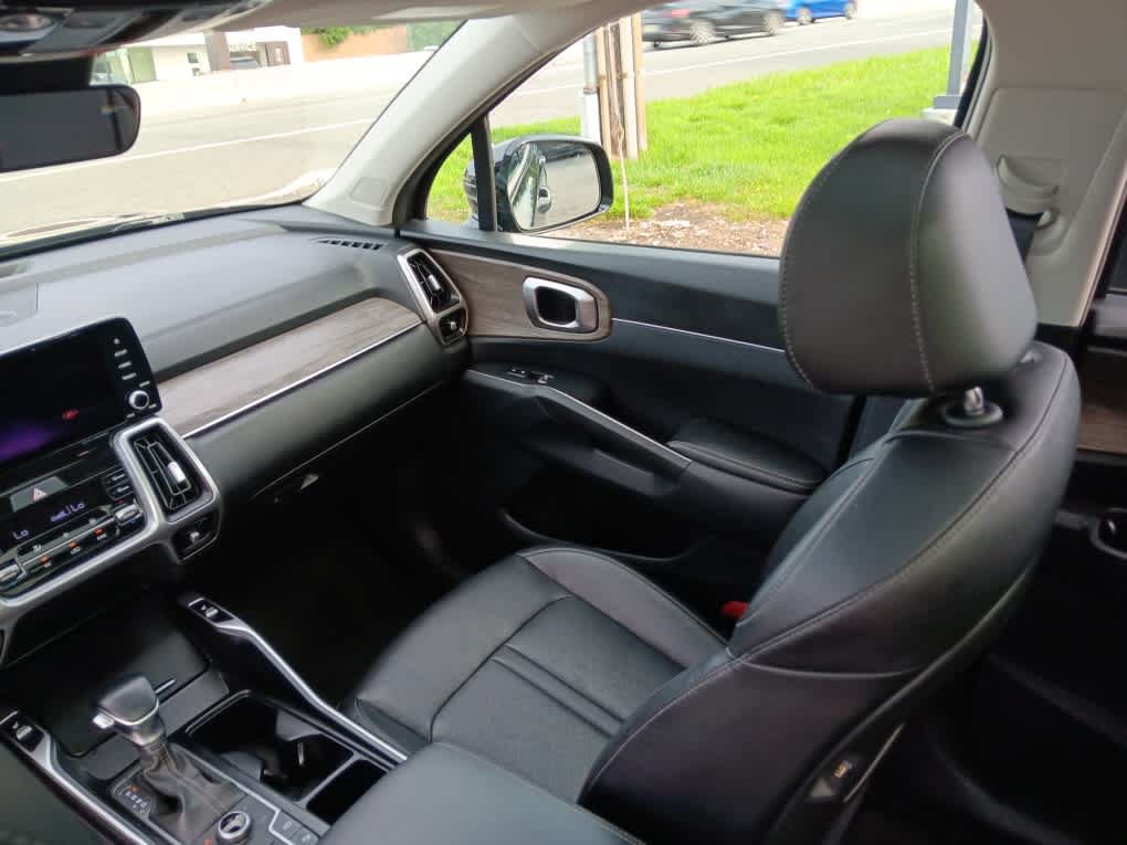 Used 2022 Kia Sorento S w/ Panoramic Sunroof Package AWD/4WD image 10