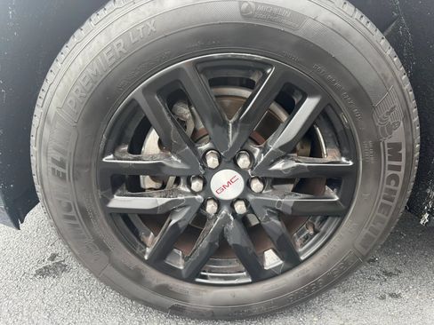 Used 2018 GMC Acadia SLT FWD image 29