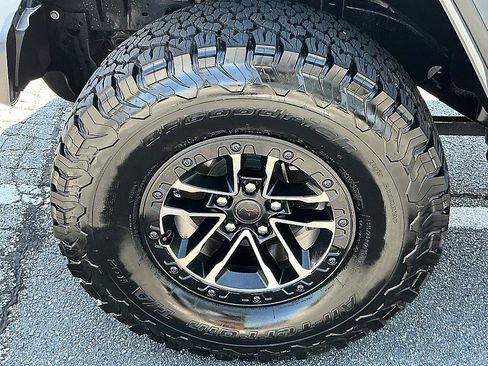 Used 2025 Jeep Wrangler Unlimited Rubicon w/ XTREMEE 35" Tire Package AWD/4WD image 10